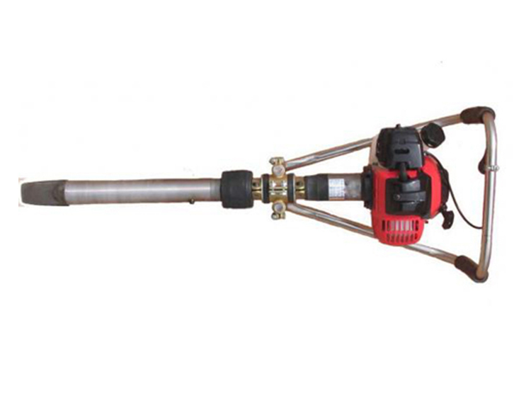 ND-4型(xíng)手提式(shì)内燃搗(dao)固鎬