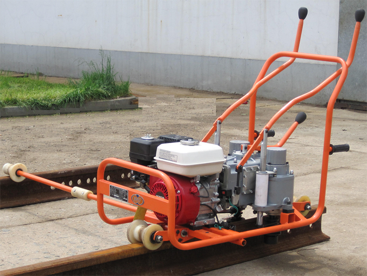 NLB-600型(xíng)雙頭内燃螺(luo)栓扳手