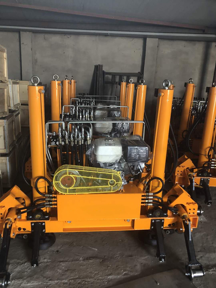 YQBJ-250型門式(shi)液壓起(qǐ)撥道機(jī)