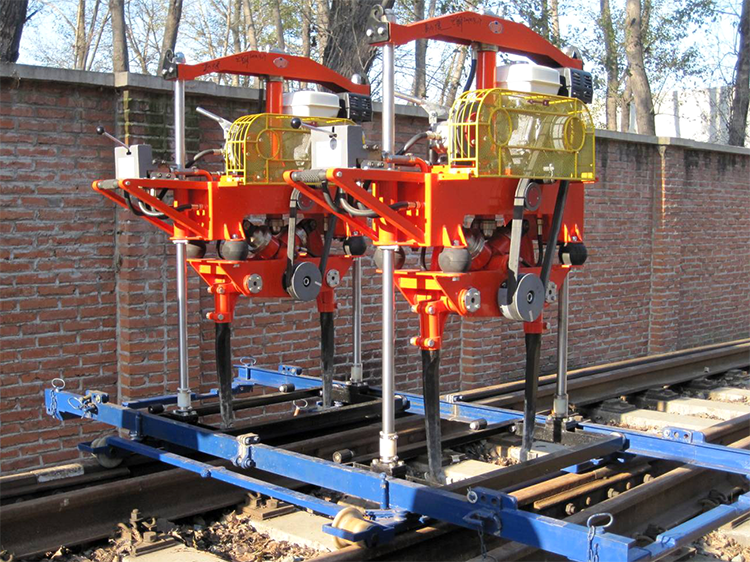 YCD-4型液壓(yā)道岔搗(dao)固機