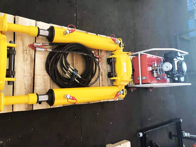 YLS-900型液壓拉(la)伸機