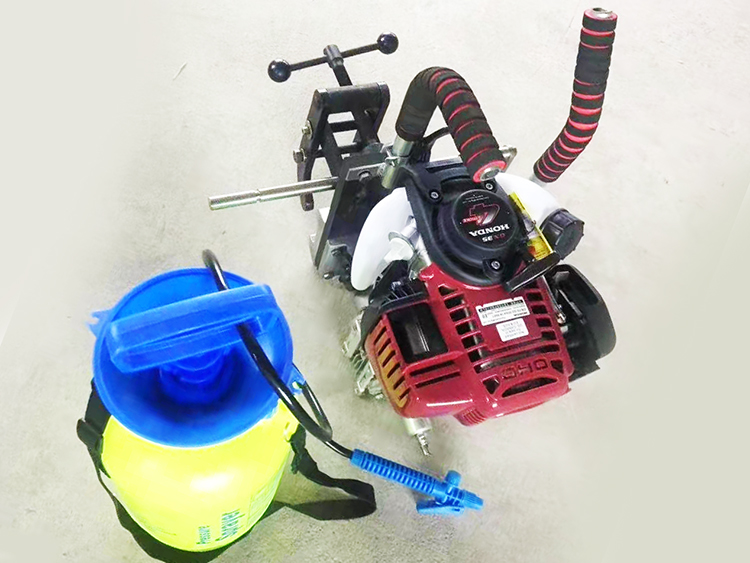 NZG-31II型(xíng)内燃鋼軌鑽(zuàn)孔機 